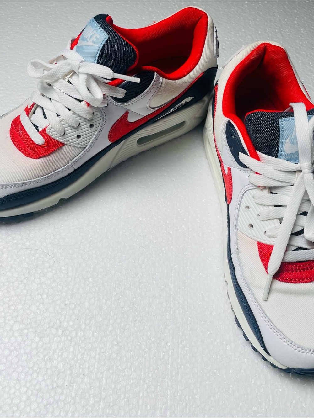 Nike White, Red & Navy Low-Top Sneakers